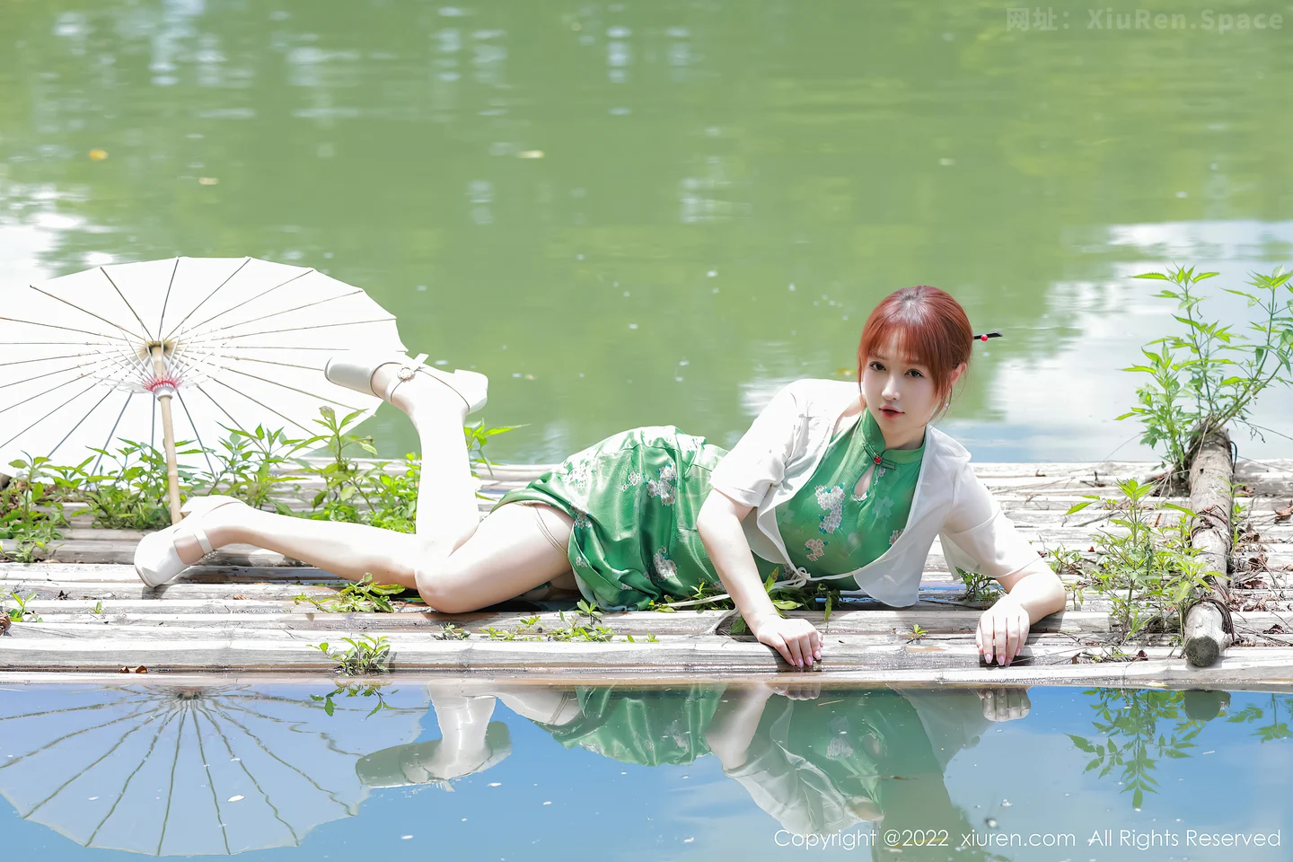 图片[6]-[XiuRen秀人网] VOL.5276 模特养乐多DoDo江边场景性感绿色旗袍配超薄肉丝迷人诱惑写真51P-秀人网官方网站